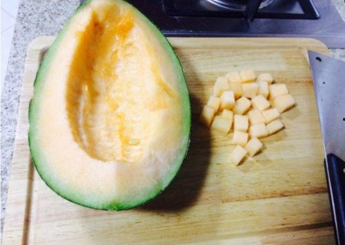 二胎吃哈密瓜的视频